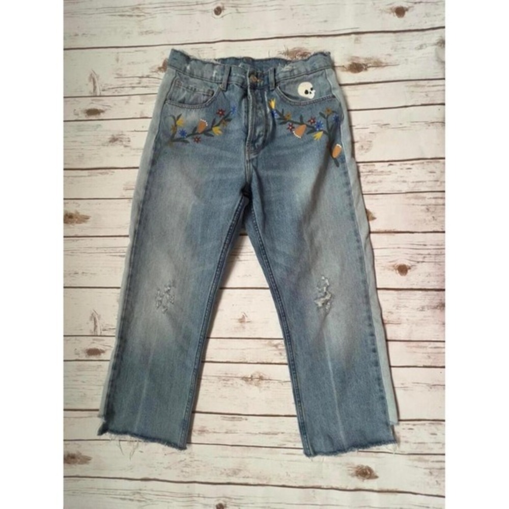 Zara TRF Jeans Blue Floral Skull Embroidered Distressed Raw‎ Hem Size 2